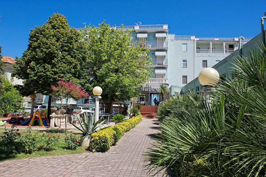 Hotel Garden-1
